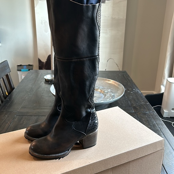 Freebird by Steven Calgary Boots Size 8. - Picture 8 of 16